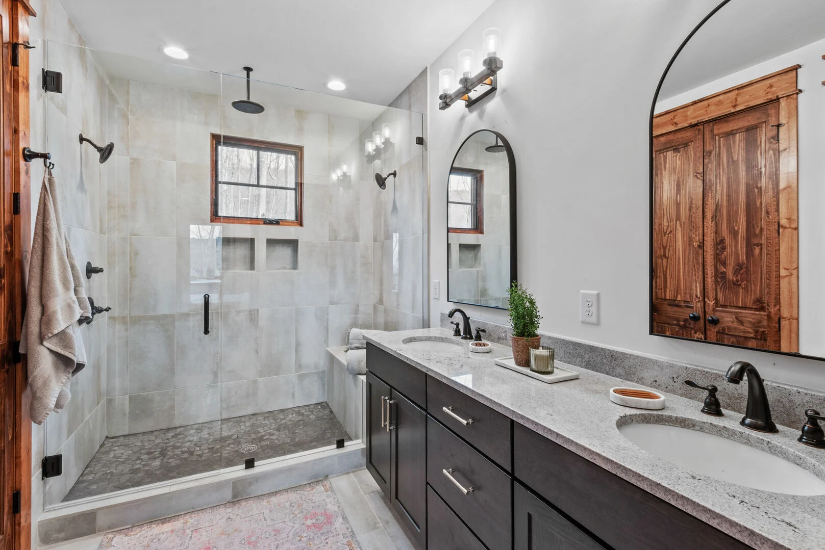 En-suite bathroom