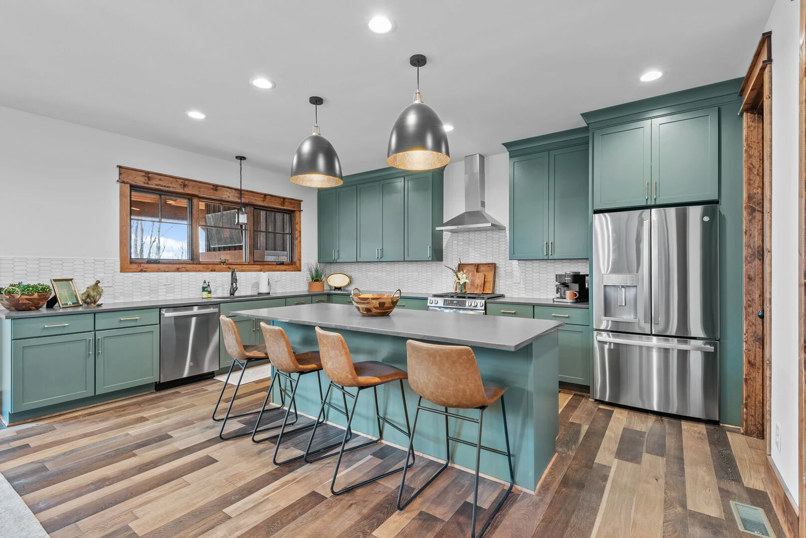 Fully equipped chef kitchen